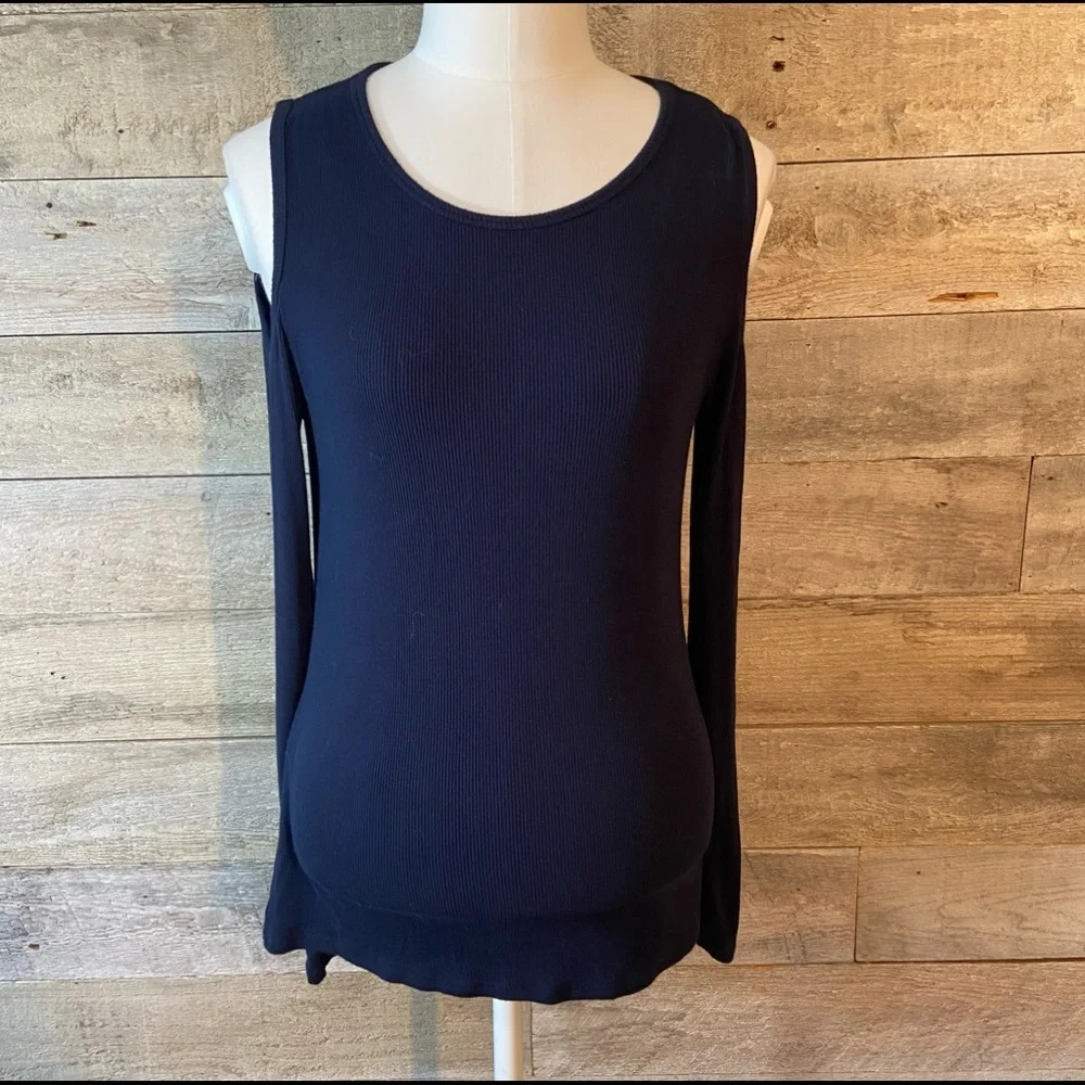 Philosophy women’s navy blue gold shoulder sweater in size medium